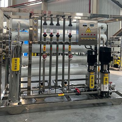 Çifte aşamalı video çıkış denetimi sağlandı 4 Ton Ters Osmoz Su Desalinizasyon Makinesi